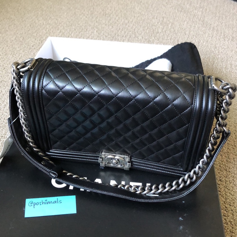 NWT [CHANEL] Black NEW MEDIUM Boy Bag in Lambskin